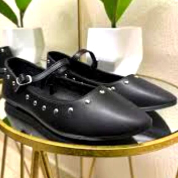 BRAND NEW MADDEN GIRL STUDDED WOMEN'S FLAT G1 - Picture 1 of 16